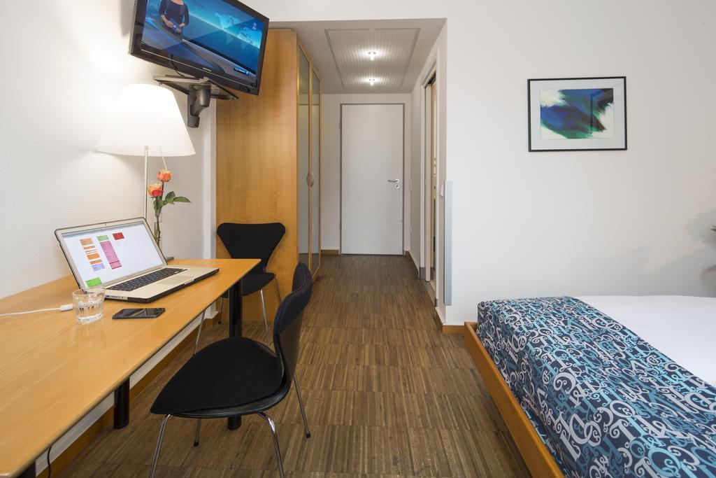 Business & Art Hotel Markgraf Emmendingen Ruang foto